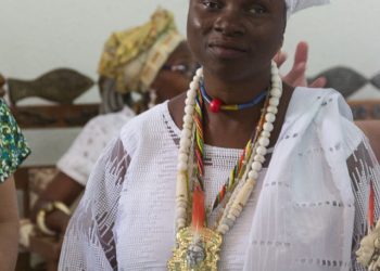 Uma das mais importantes sacerdotisas de Osun em Osogbo – Iya Adedoyn está no Brasil